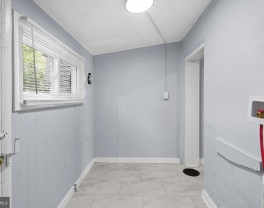 5948 Osage Avenue - Photo Thumbnail 12