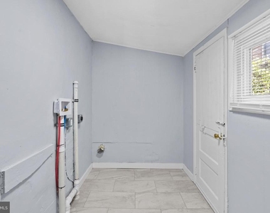 5948 Osage Avenue - Photo Thumbnail 11