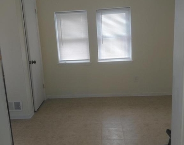 5902 Belmar Terrace - Photo Thumbnail 7
