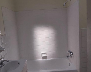 5902 Belmar Terrace - Photo Thumbnail 10