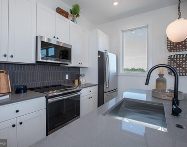 2940 W Thompson Street - Photo Thumbnail 38