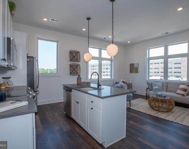 2940 W Thompson Street - Photo Thumbnail 15