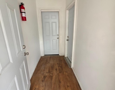 1617 Wakeling Street - Photo Thumbnail 2