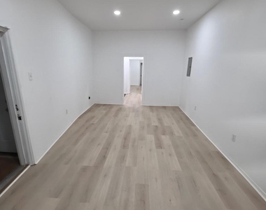 1617 Wakeling Street - Photo Thumbnail 1