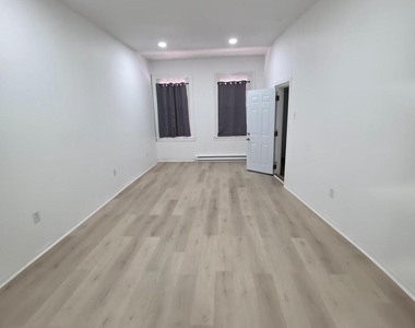 1617 Wakeling Street - Photo Thumbnail 2