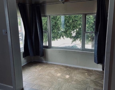 4617 Silverwood Street - Photo Thumbnail 6