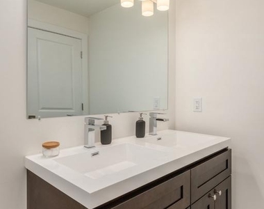 1307 Germantown Avenue - Photo Thumbnail 12