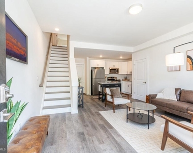 1307 Germantown Avenue - Photo Thumbnail 3