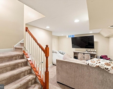 970 N Lawrence Street - Photo Thumbnail 4