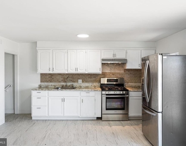 7545 Overbrook Avenue - Photo Thumbnail 8
