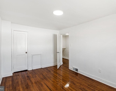 7545 Overbrook Avenue - Photo Thumbnail 14