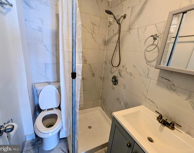 3052 N Lee Street - Photo Thumbnail 7