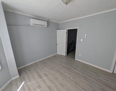 3052 N Lee Street - Photo Thumbnail 10