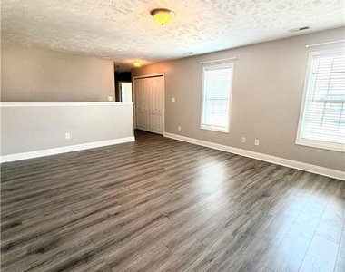 2110 Queen Elizabeth Lane - Photo Thumbnail 19