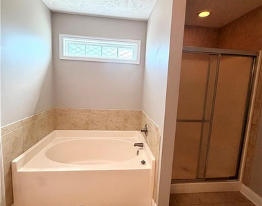 2110 Queen Elizabeth Lane - Photo Thumbnail 15