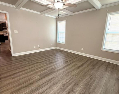 2110 Queen Elizabeth Lane - Photo Thumbnail 14