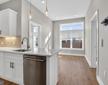 2034 N Front Street - Photo Thumbnail 2