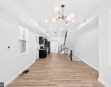 2613 Tulip Street - Photo Thumbnail 6