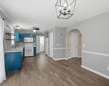 1301 Silver Drive - Photo Thumbnail 4