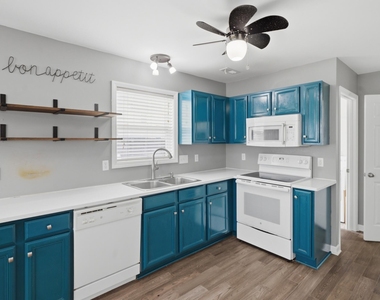 1301 Silver Drive - Photo Thumbnail 7