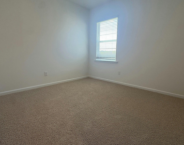 71 Saddle Mare Street - Photo Thumbnail 9