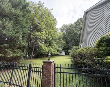 603 Harold Latta Drive - Photo Thumbnail 9
