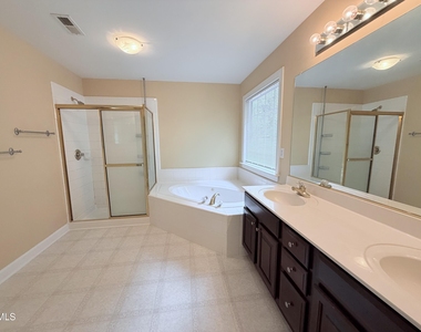 603 Harold Latta Drive - Photo Thumbnail 5