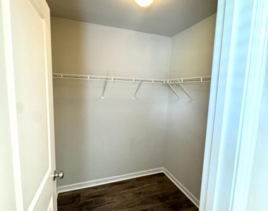 508 Excalibur Drive - Photo Thumbnail 29