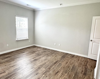508 Excalibur Drive - Photo Thumbnail 17