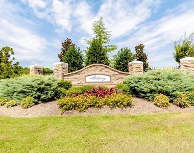 508 Excalibur Drive - Photo Thumbnail 34