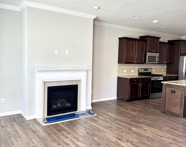 508 Excalibur Drive - Photo Thumbnail 6