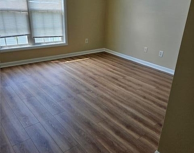 2116 Star Sapphire Drive - Photo Thumbnail 4