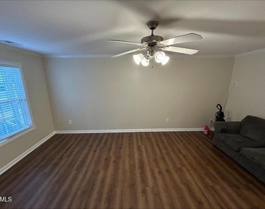 914 Savin Landing - Photo Thumbnail 3