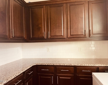 4860 Lily Garden Drive - Photo Thumbnail 15