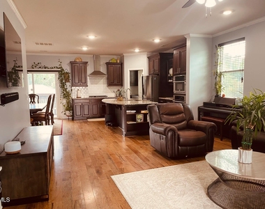 4860 Lily Garden Drive - Photo Thumbnail 7