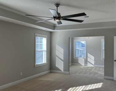 221 Hensley Oak Way - Photo Thumbnail 18