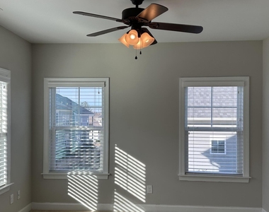 221 Hensley Oak Way - Photo Thumbnail 19