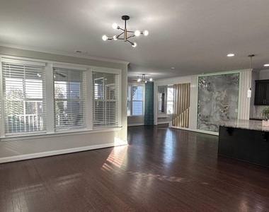 221 Hensley Oak Way - Photo Thumbnail 14