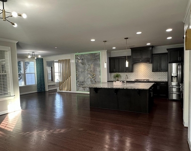 221 Hensley Oak Way - Photo Thumbnail 9