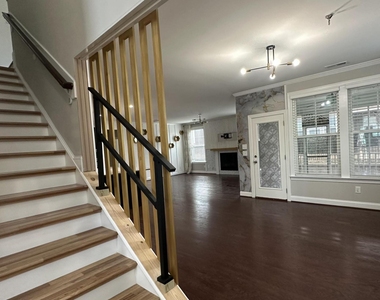 221 Hensley Oak Way - Photo Thumbnail 3