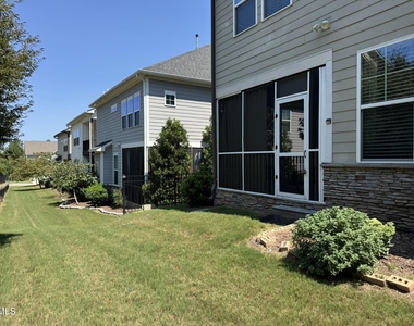 221 Hensley Oak Way - Photo Thumbnail 36