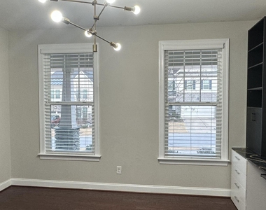 221 Hensley Oak Way - Photo Thumbnail 2