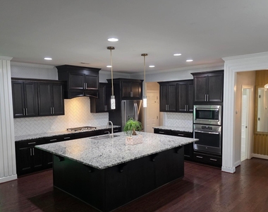 221 Hensley Oak Way - Photo Thumbnail 7