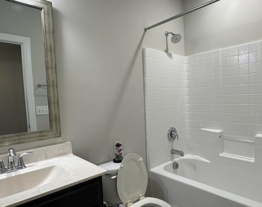 221 Hensley Oak Way - Photo Thumbnail 15