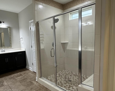 221 Hensley Oak Way - Photo Thumbnail 24