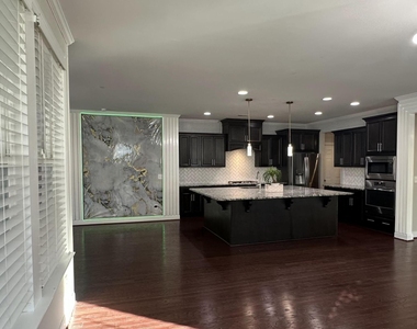 221 Hensley Oak Way - Photo Thumbnail 10