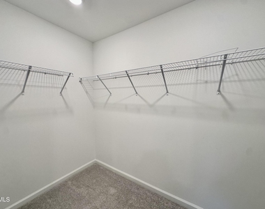 685 Mirkwood Avenue - Photo Thumbnail 16