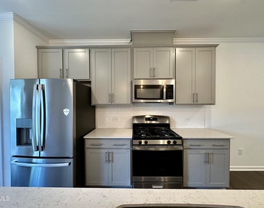 685 Mirkwood Avenue - Photo Thumbnail 9