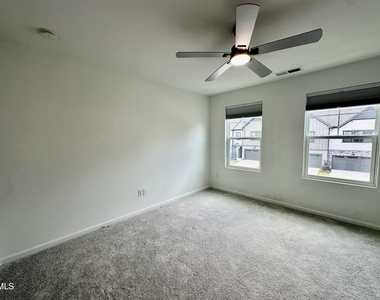 685 Mirkwood Avenue - Photo Thumbnail 18