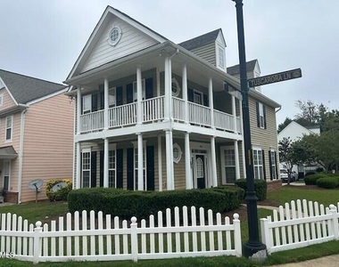 104 Tuscarora Lane - Photo Thumbnail 1